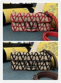 Picture of Valentino Handbags _SKUfw132371249fw